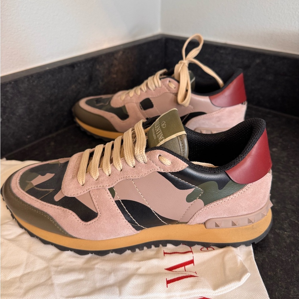 Valentino Garavani Rockrunner Sneakers - Picture 5 of 14